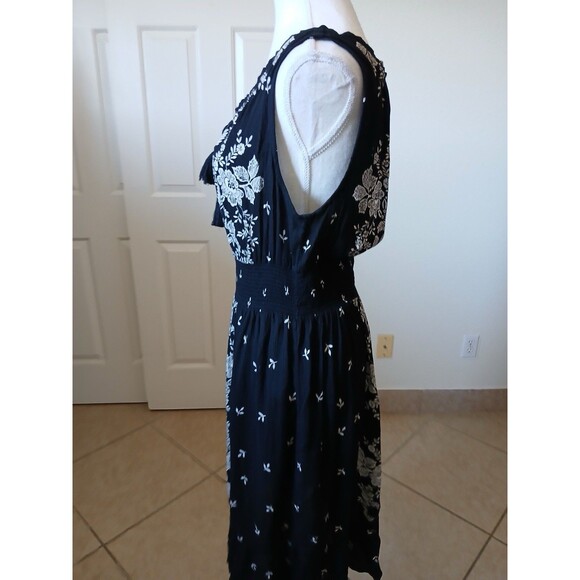 Bila Dress‎ Women Black White Floral Print Smocked Waist Sleeveless Medium Boho - Picture 5 of 14